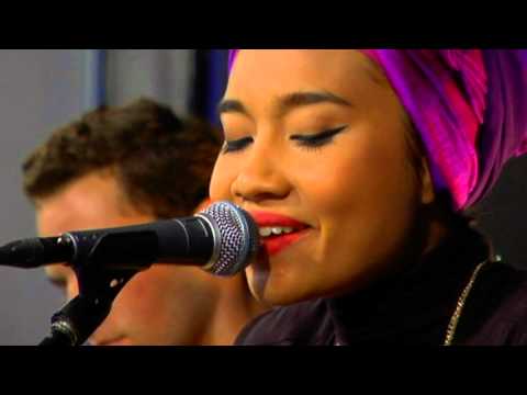 Yuna – Come As You Are (Live at Amoeba)